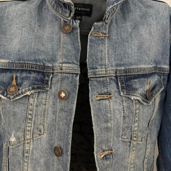 Lucky Brand Distressed Denim Jean Jacket Size M, Tomboy Trucker Style 99% Cotton - Picture 3 of 8